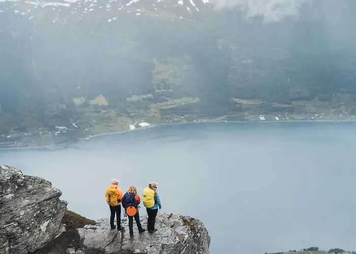 Trolltunga Basic * Tyssedal